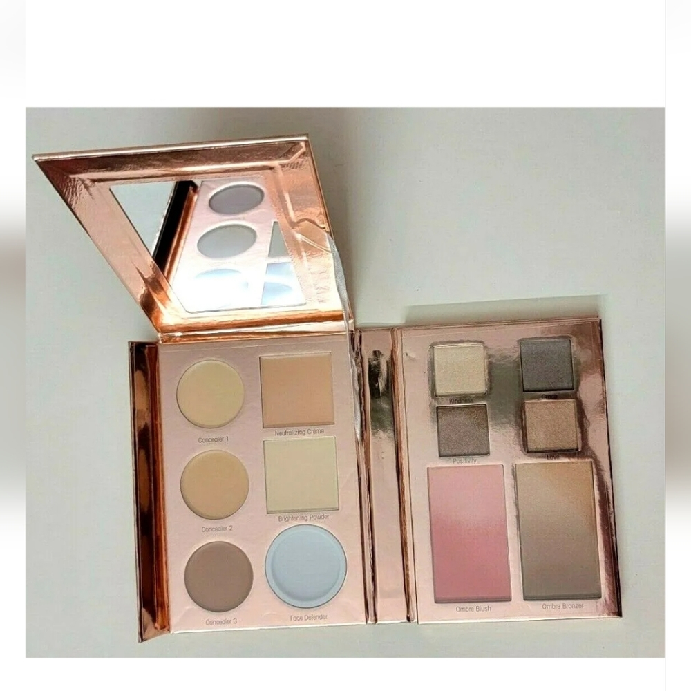 Mally's Book of Brightening Essentials All in one must-have portable palette NEW